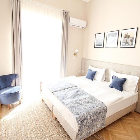 Hotel Platan à Siófok Extérieur photo