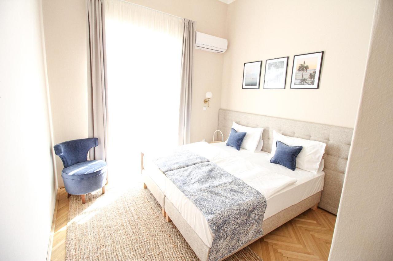 Hotel Platan à Siófok Extérieur photo