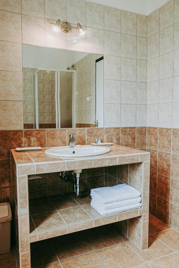 Hotel Platan à Siófok Extérieur photo